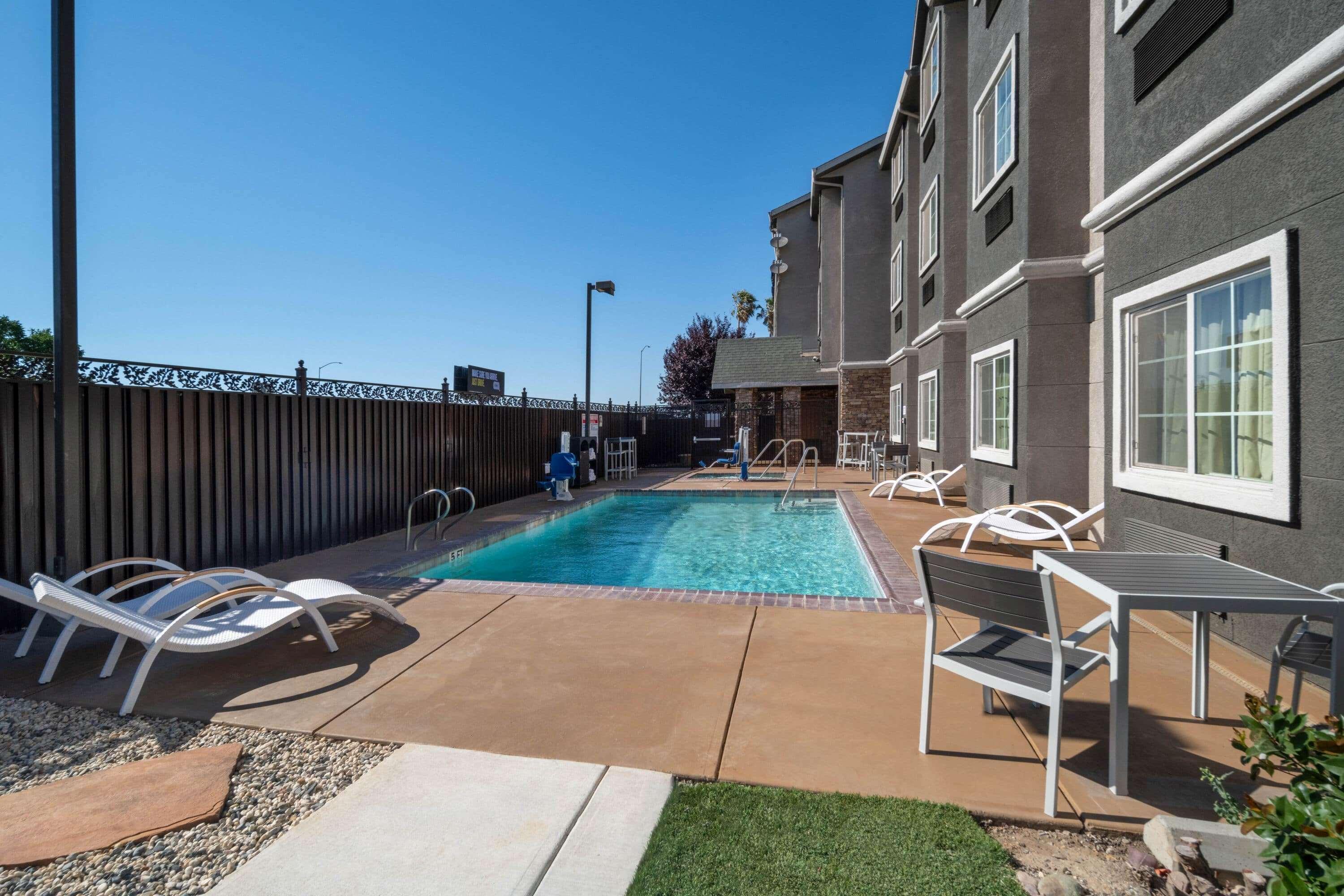 Microtel Inn & Suites By Wyndham Tracy Exterior photo