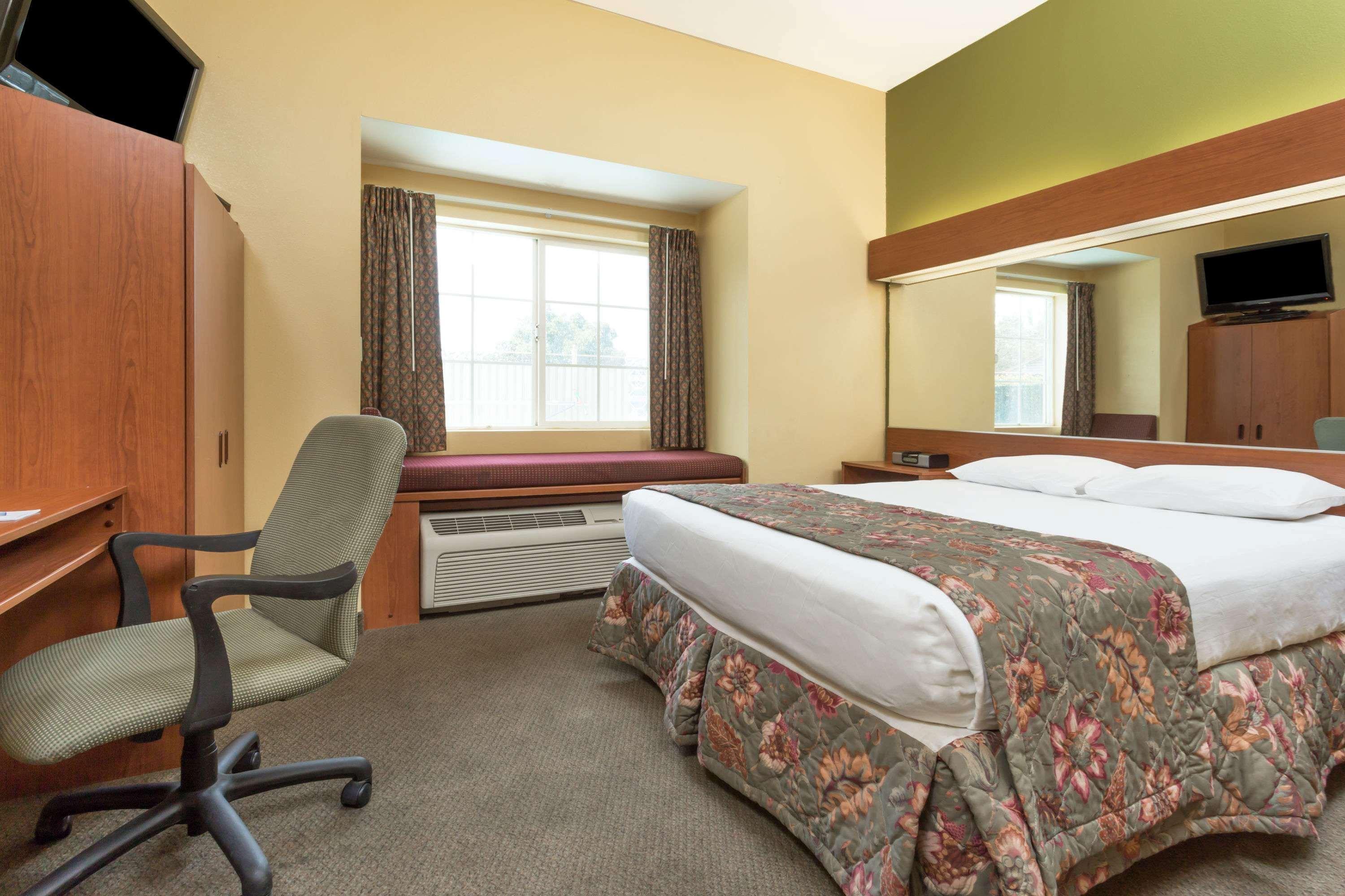 Microtel Inn & Suites By Wyndham Tracy Exterior photo