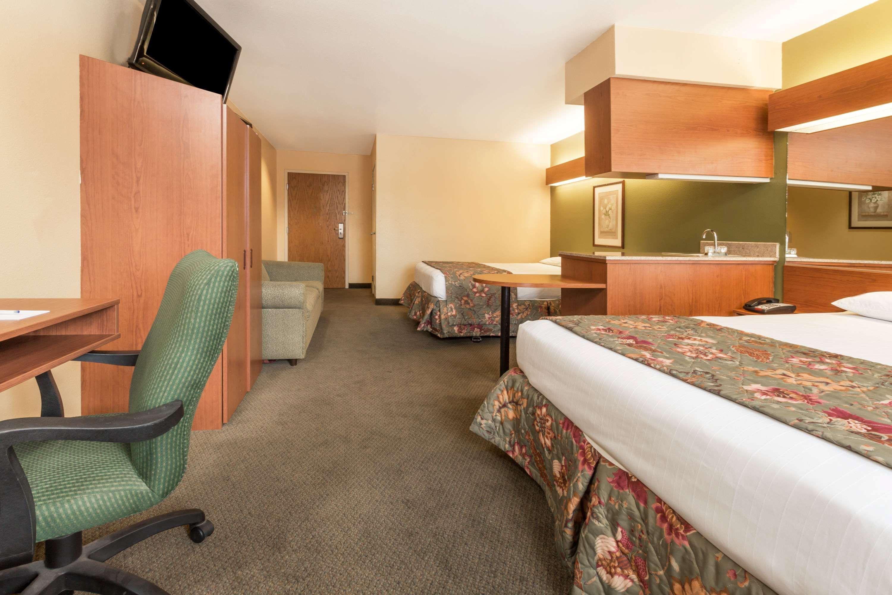 Microtel Inn & Suites By Wyndham Tracy Exterior photo