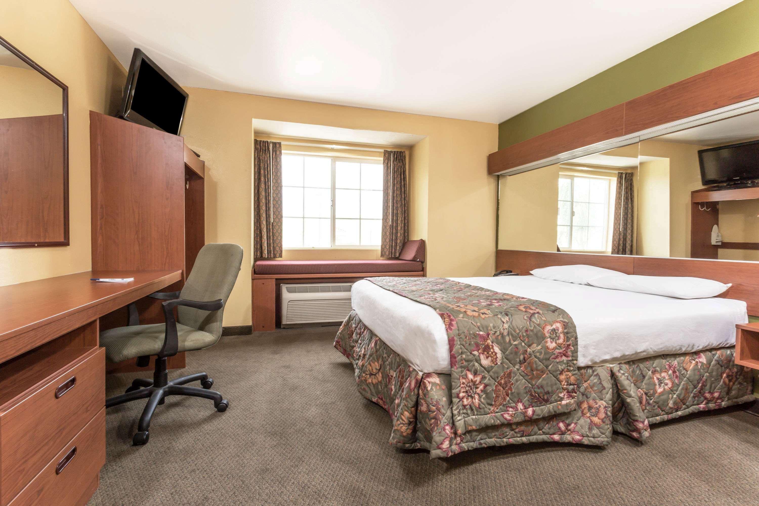 Microtel Inn & Suites By Wyndham Tracy Exterior photo