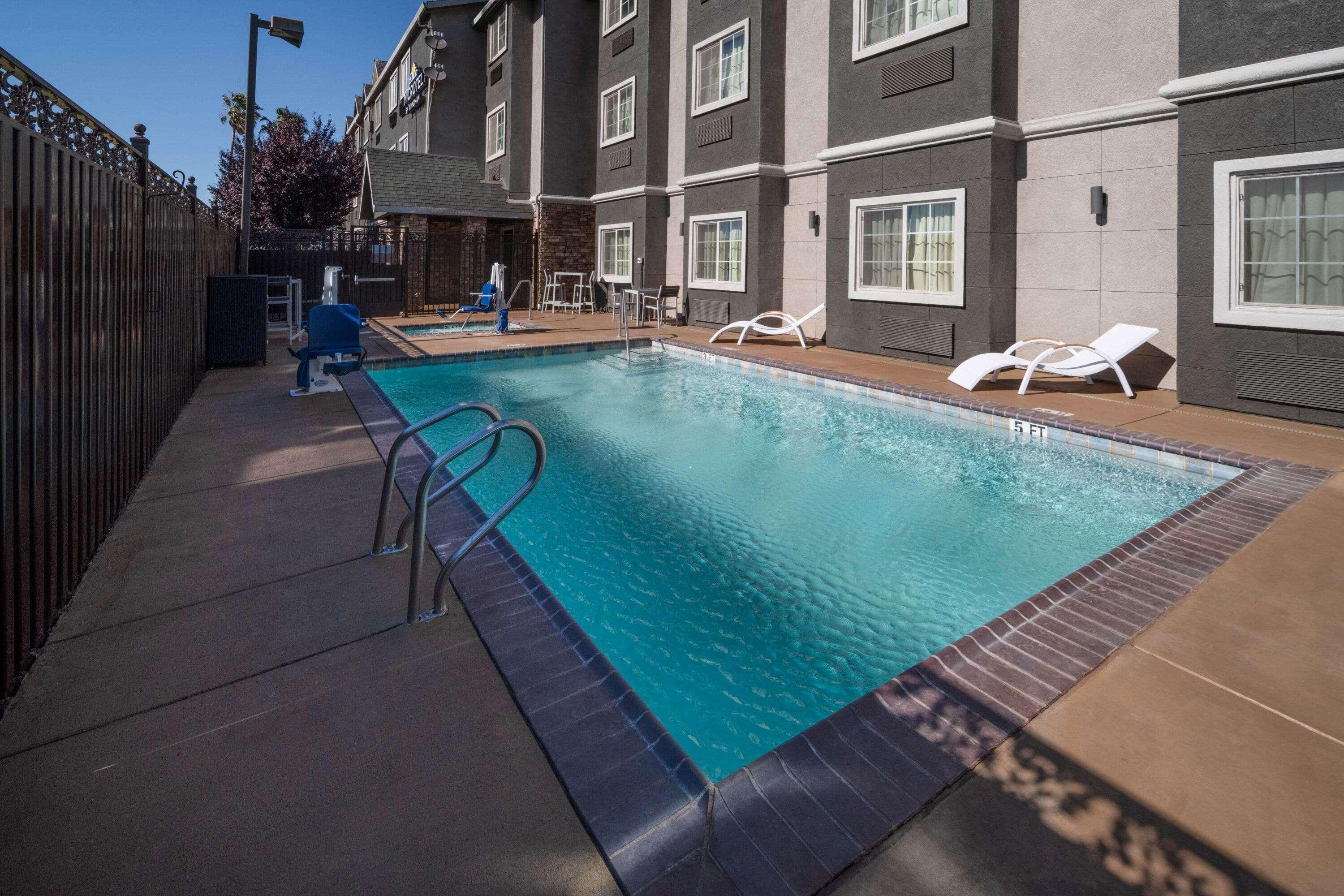 Microtel Inn & Suites By Wyndham Tracy Exterior photo