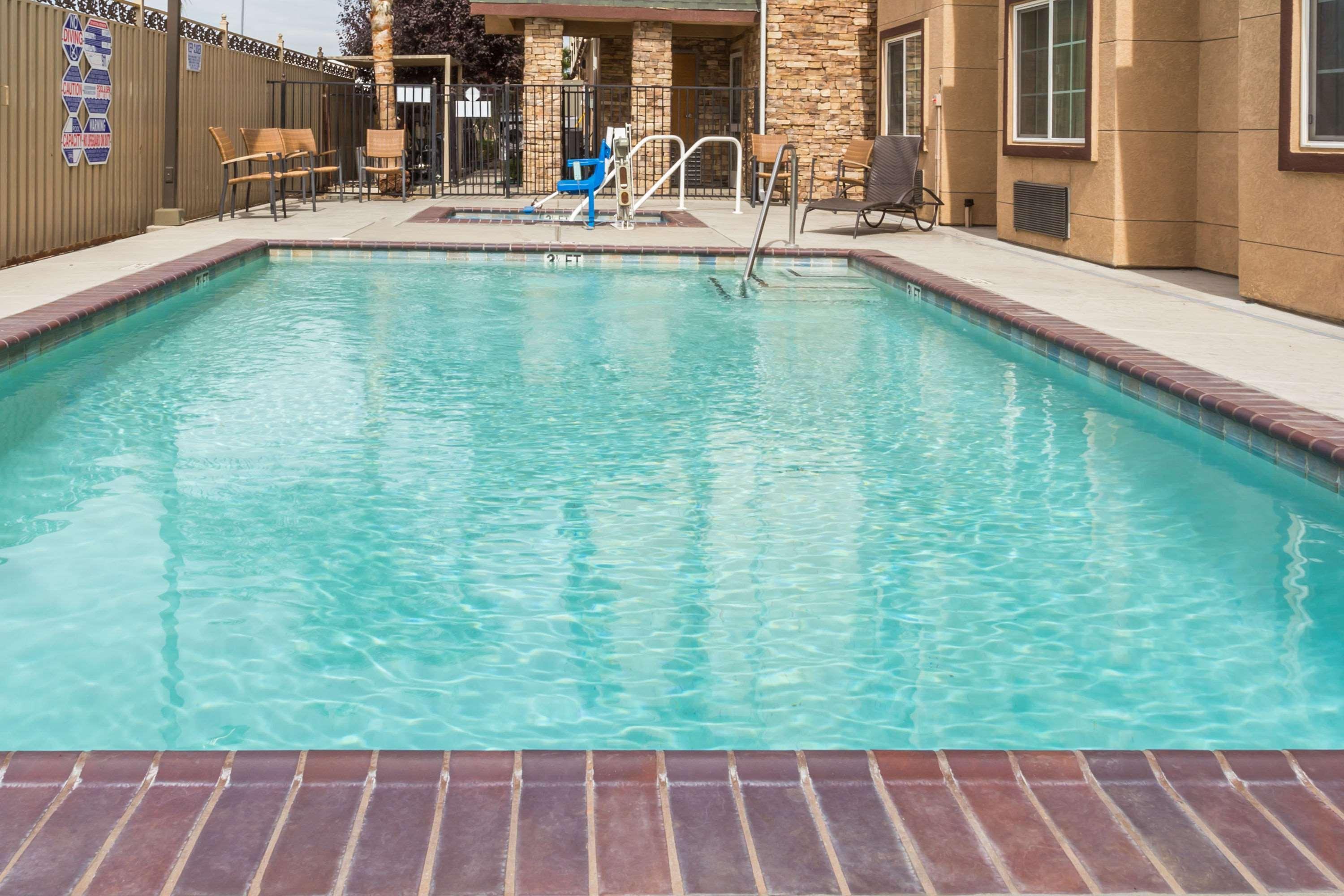 Microtel Inn & Suites By Wyndham Tracy Exterior photo