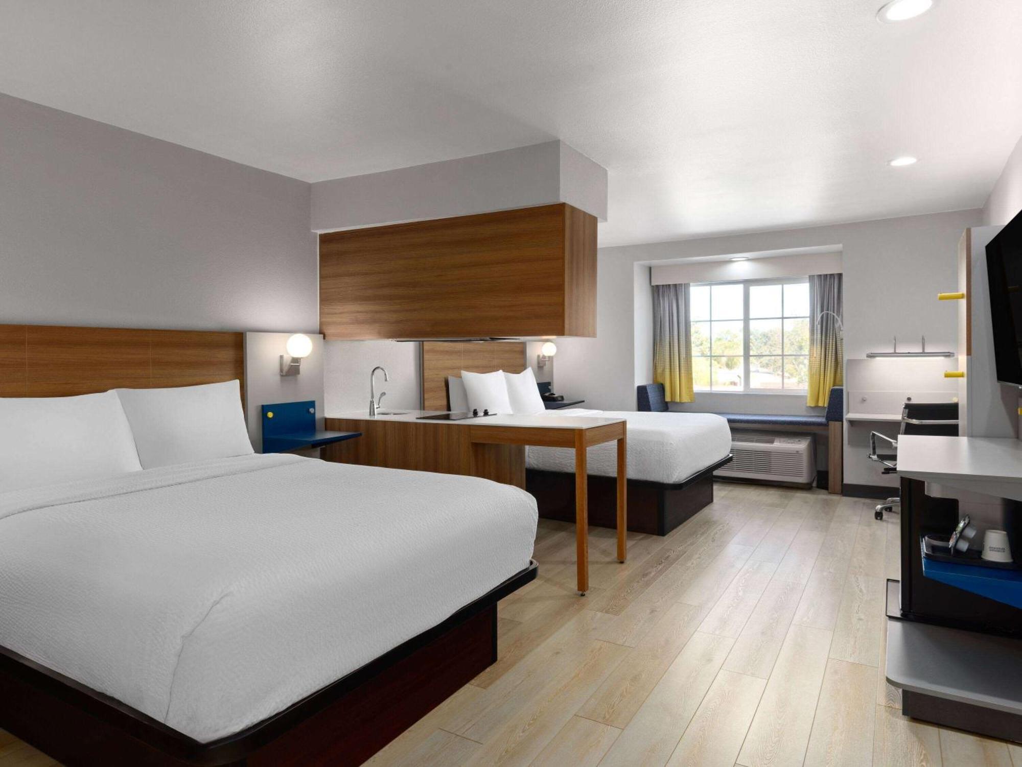 Microtel Inn & Suites By Wyndham Tracy Exterior photo